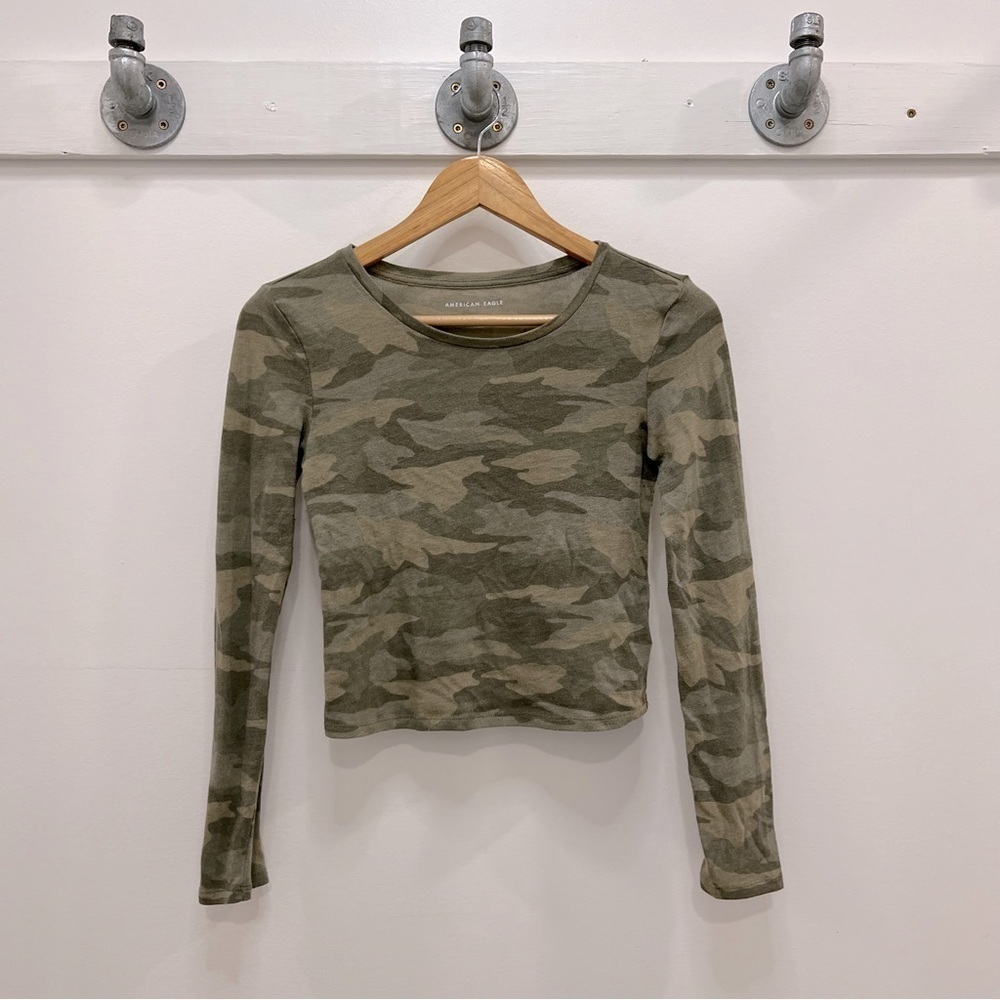 𝅺AMERICAN Eagle camouflage long sleeve crop tee